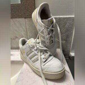 Women’s Addidas Sneakers